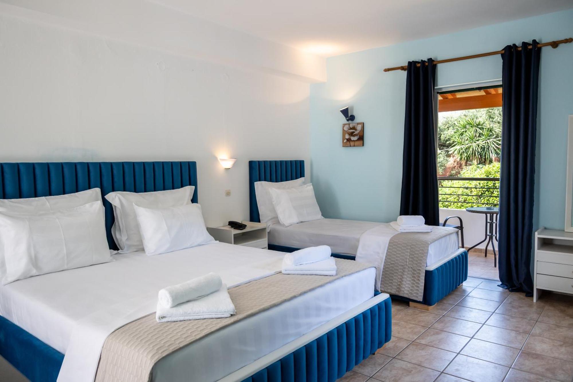 Crystal Blue Hotel, Mparmpati Eksteriør billede